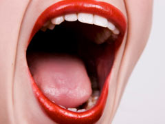 woman-mouth-screaming